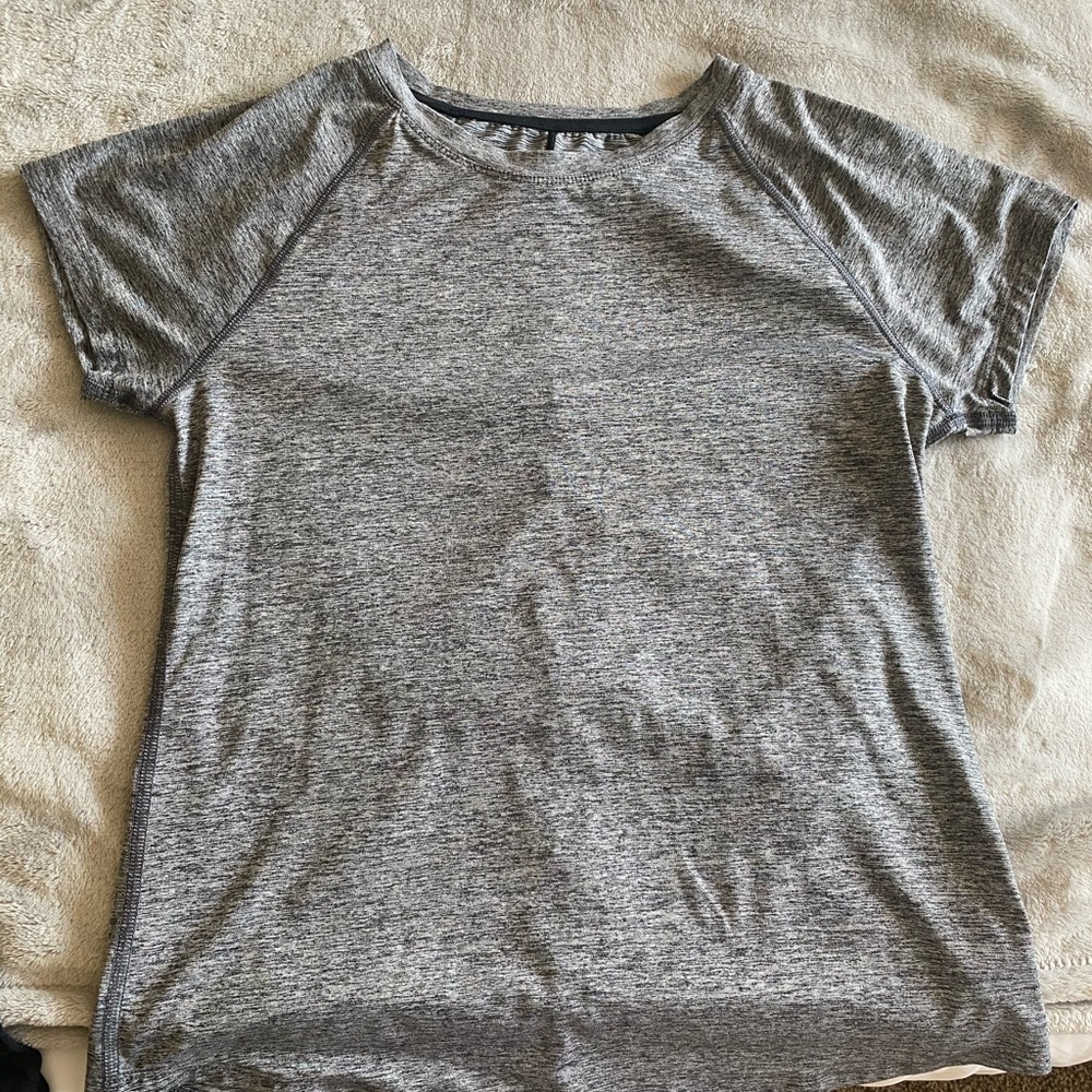 CHAMPION active shirt - size Small *WORN ONCE*
